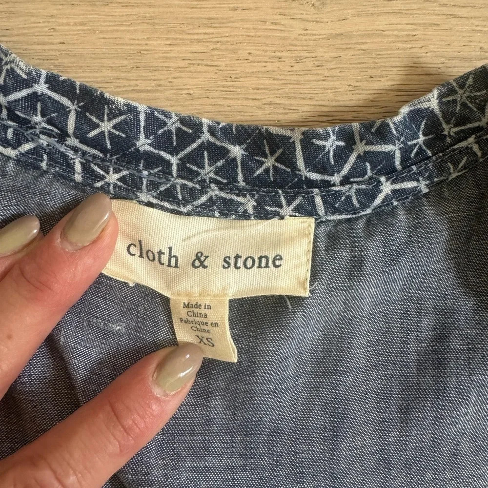 Anthropologie Cloth & Stone Printed Chambray Justine Dress | Blue | Womens XS - Picture 2 of 6